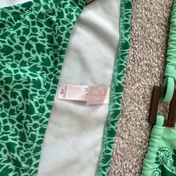 NWOT Victoria's Secret Green Boho Floral string Bikini, sz XS - Picture 3 of 4